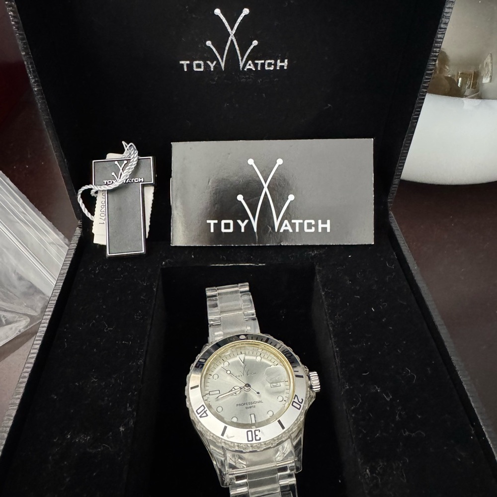 ToyWatch Silver face clear link Timepiece
